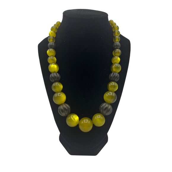 Vintage Acrylic Beaded Necklace Olive Green Graduated Round Statement Jewelry - Picture 1 of 4